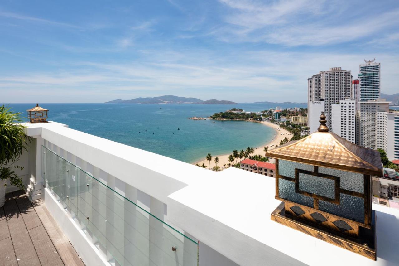 Aston Nha Trang City Hotel Esterno foto