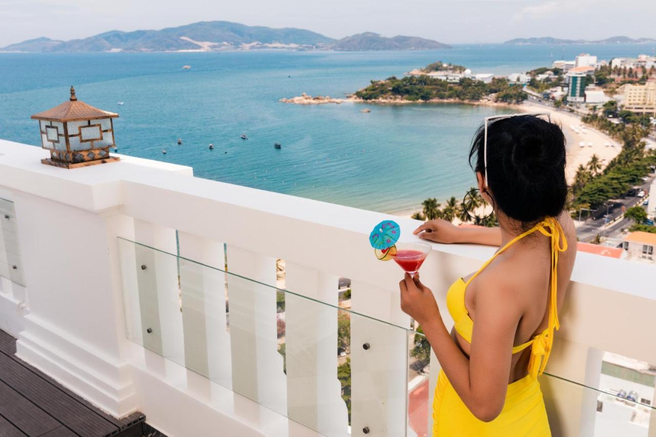 Aston Nha Trang City Hotel Esterno foto